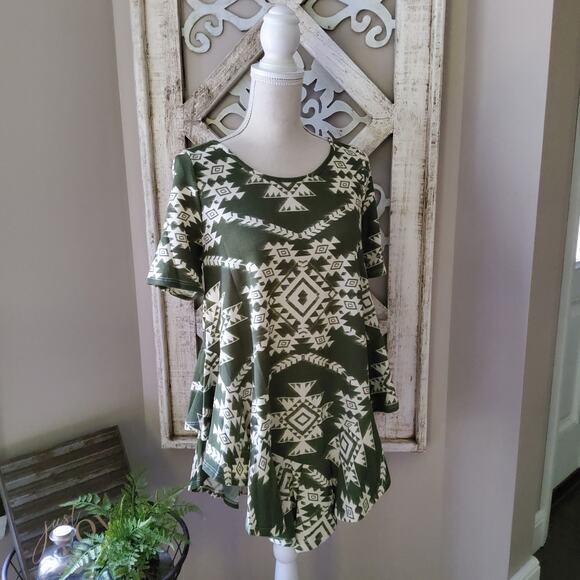 New Mode Women's Short Sleeve Ruffle Hem Flowy Tunic Top in Aztec Moss Green - Picture 1 of 14